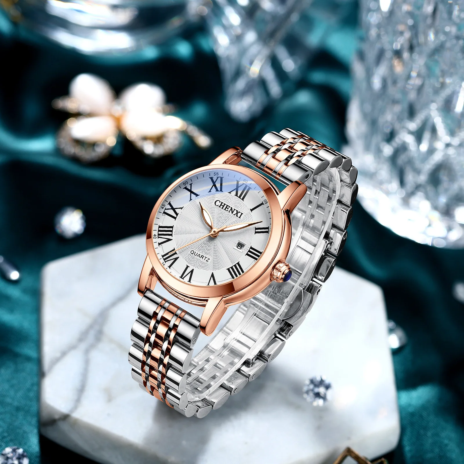 Элегантные женские кварцевые часы — римские цифры, отображение даты и светящиеся стрелки