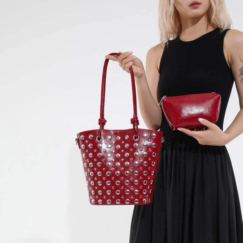 

Новинка 2025 года, женская сумка с шипами и пряной звездой, популярная сумка-ведро для мамы и дочки, модный кошелек на плечо