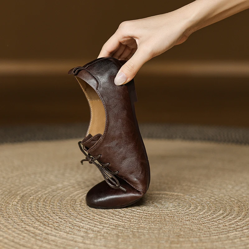 

2025 New Spring Designs Cow Leather Women Shoes Round Toe 1cm Heel Women Flats Shoes for Women Fashion Loafers Genuine Leather