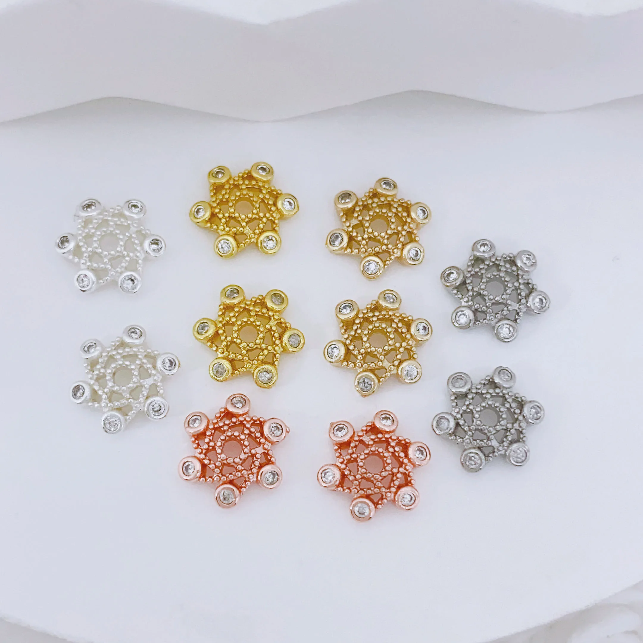 

5 PCS DIY Pearl Bracelet Necklace Spacer Accessories Inlaid with Zirconium Hollow Flower Cap Bead Holder Jewelry Making Material