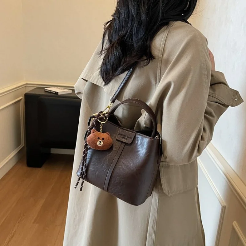 

Women's Hand Bags Crafted From Microfiber Leather Boasting Scotland Famous Vintage Neat Spacious Look