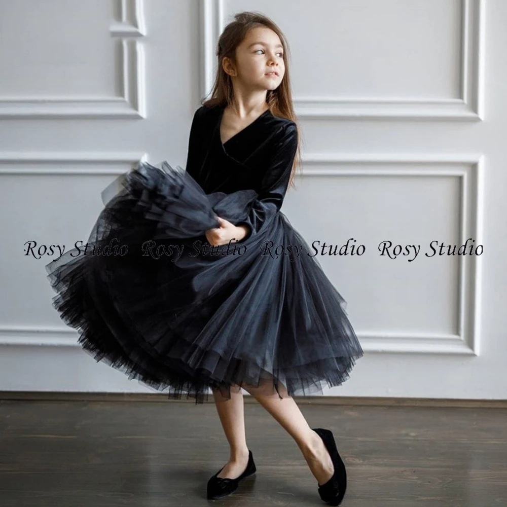 Simple V-neck Long Sleeves Flower Girl Dresses Tea Length Black Kids Prom Dress A-line Velour Birthday Party Gown