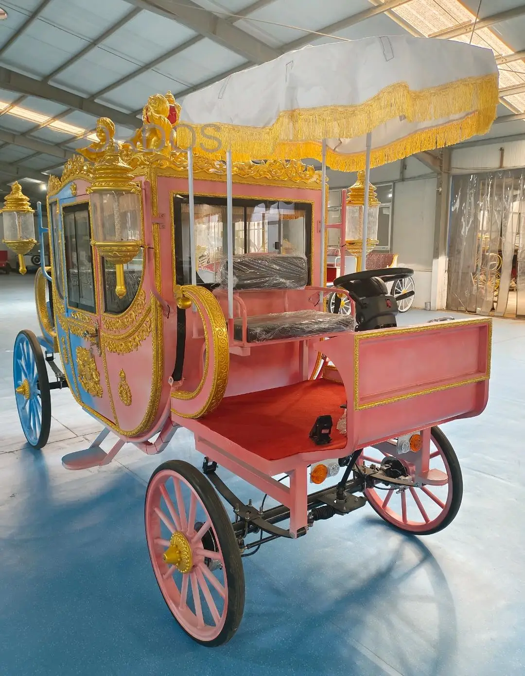 Customized Electric Royal Horse Sightseeing Carriage Wedding Wagon Cart Royal Horse Drawn Cinderella Carriage