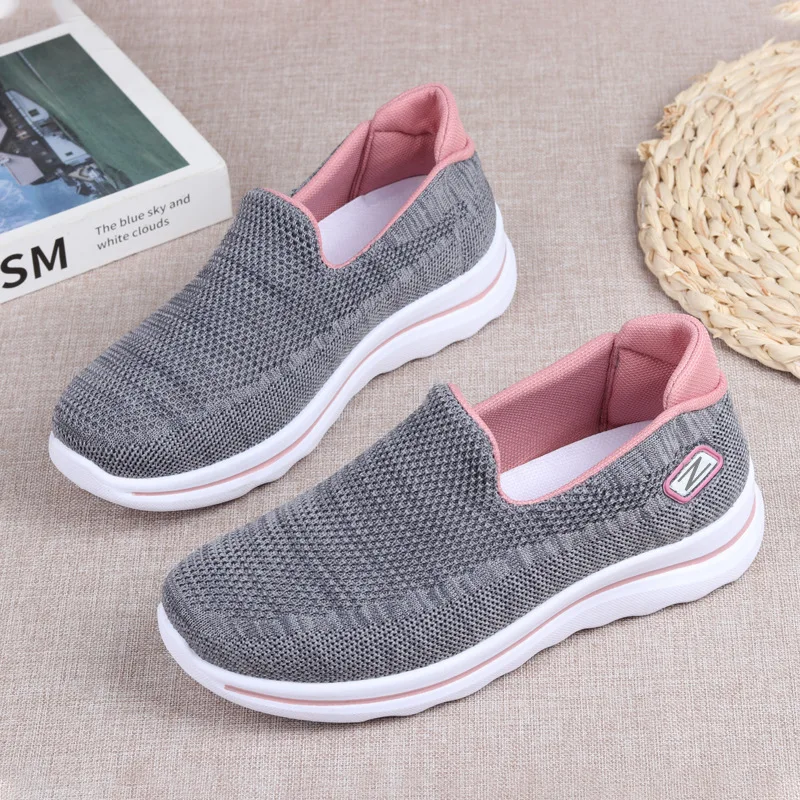 Chaussures pour femmes 2023 nouvelles chaussures paresseuses One Step, chaussures Web décontractées et polyvalentes pour maman, chaussures de sport à semelle souple pour femmes, respirantes