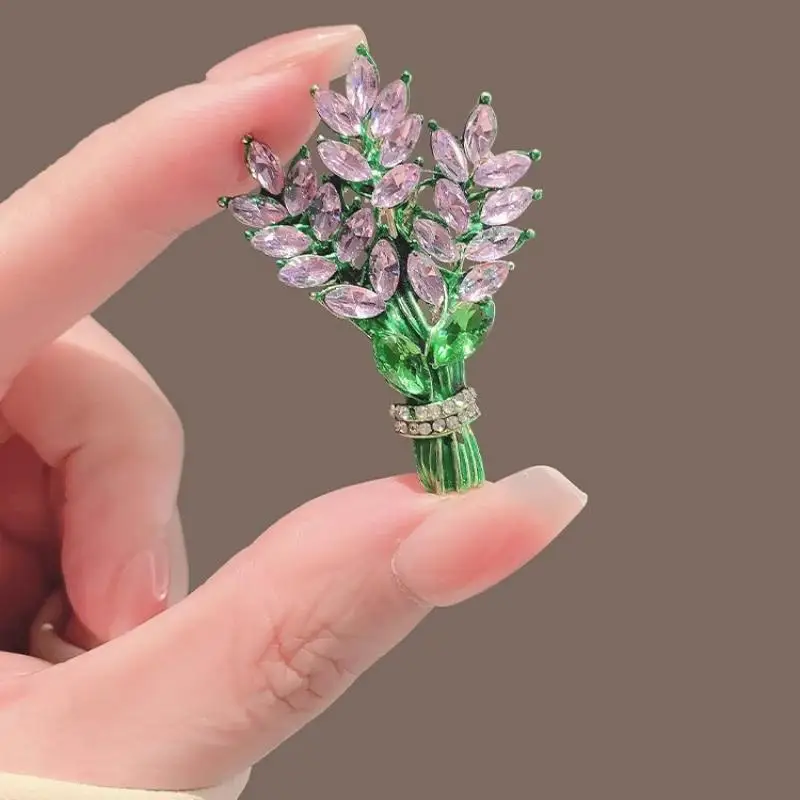 New Delicate Lavender Flower Brooches For Women Clothing Fashion Rhinestone Purple Bouquet Brooch Pin Party Office Jewelry Gifts