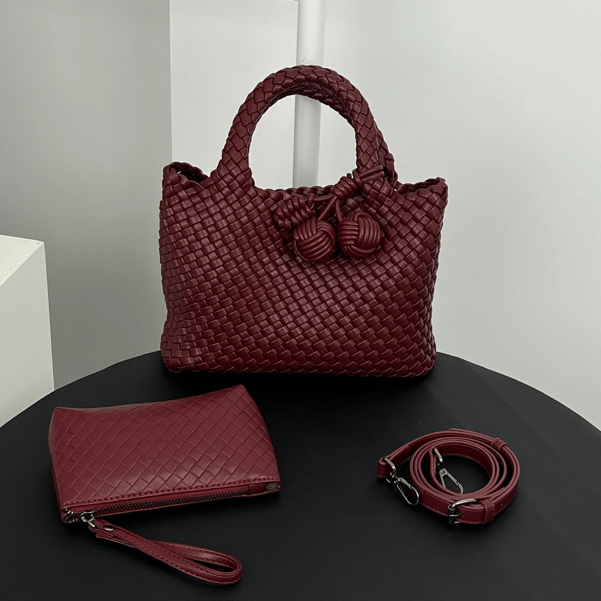

New design large-capacity women's woven handbag Solid-colored PU leather soft Crossbody bag convenient Handbag
