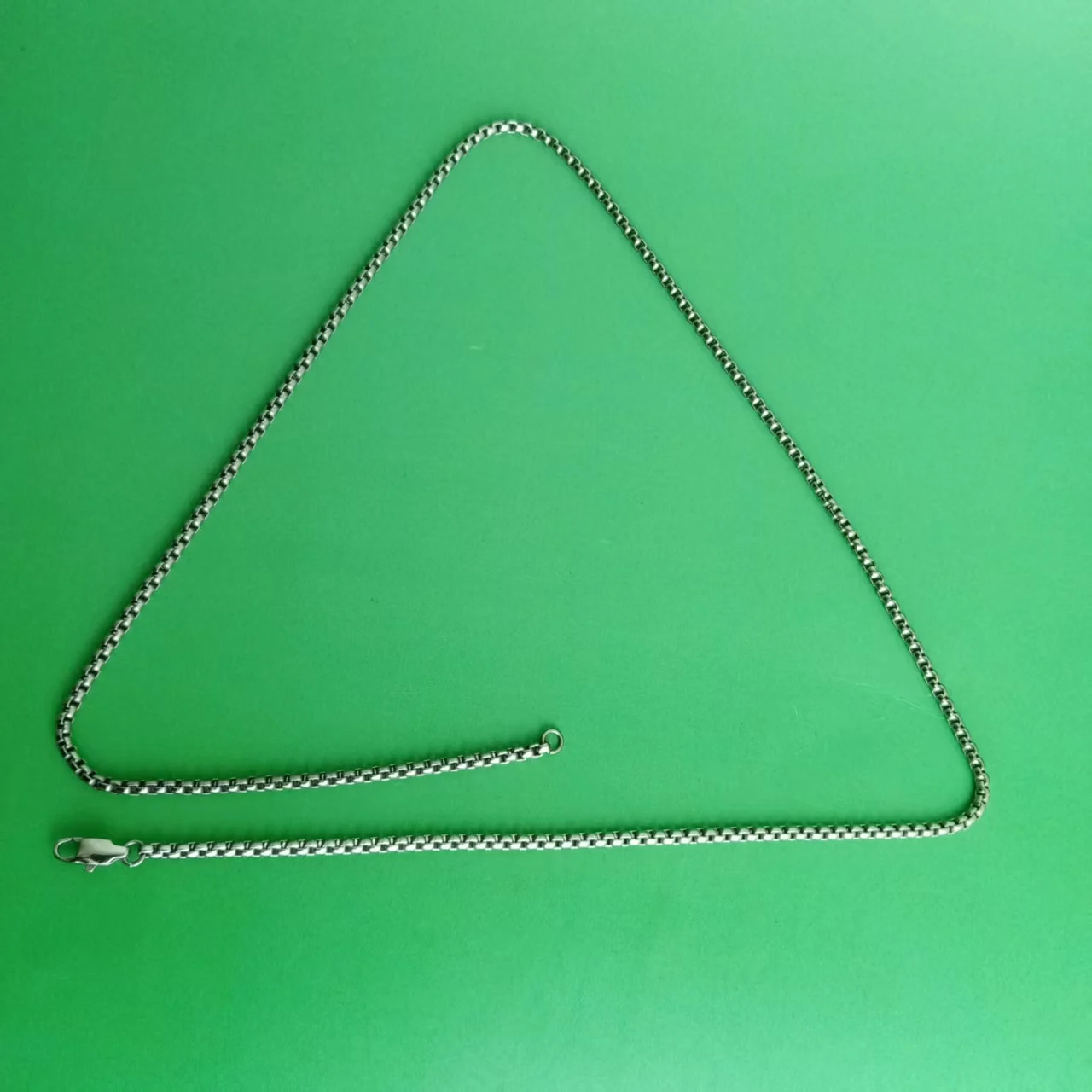 2.5mm pure titanium box chain necklace for women, lightweight jewelry that can be worn with sweaters