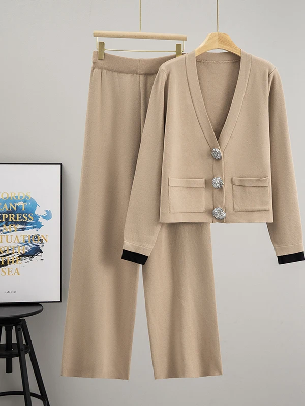 

Новый вязаный комплект 2025 года, повседневная спортивная одежда, открытый кардиган с v-образным вырезом и свободные брюки, комплект из двух предметов, модная осенняя одежда для женщин