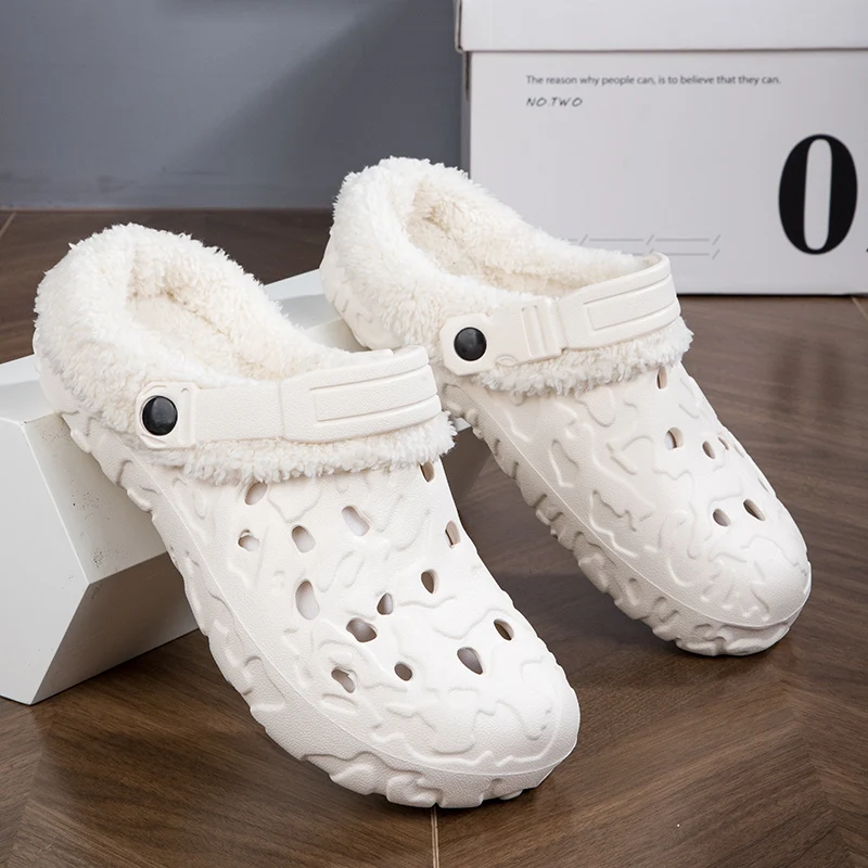 

Fashionable Cotton Slippers for Women and Men Winter Clogs Big Size46 Thick Bottomed Warm Plush Slippers Outdoor Home Fur Slides
