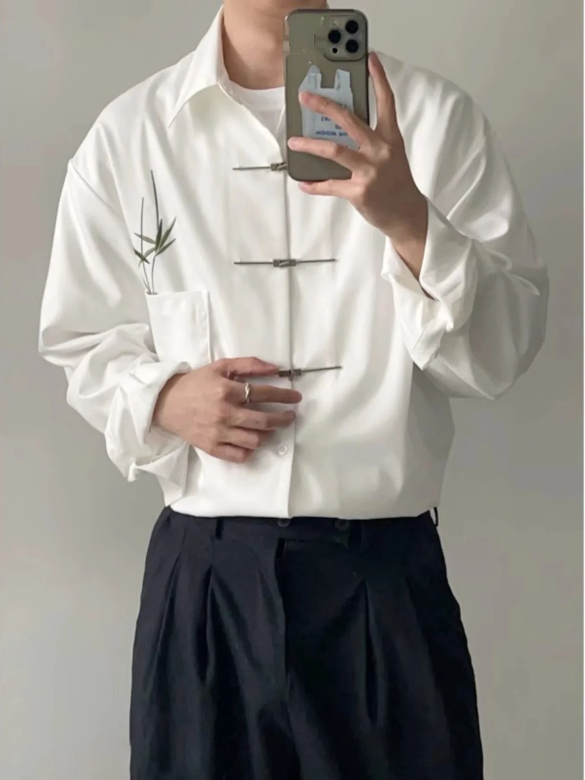 

Новая китайская мужская рубашка с вышивкой, длинный рукав, дизайн в стиле Ханьфу/Тан, приталенный крой, молодежная мода, весенний сезон