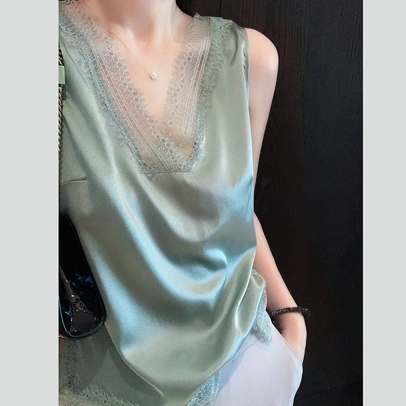 Charming and Flirting Your Heart Comfortable and Sexy Silk Lace V-neck Mulberry Silk Sling Top
