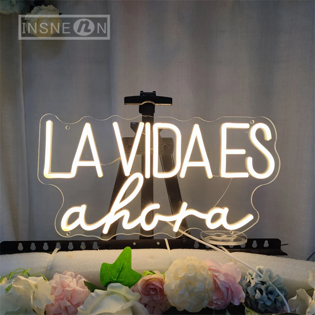 لافتة ليد نيون La Vida Es Ahora معلقة على الحائط ، لافتات نيون أكريليك للغرفة ، ديكور غرفة النوم ، ديكور جداري جمالي ، هدية ضوء ليلي