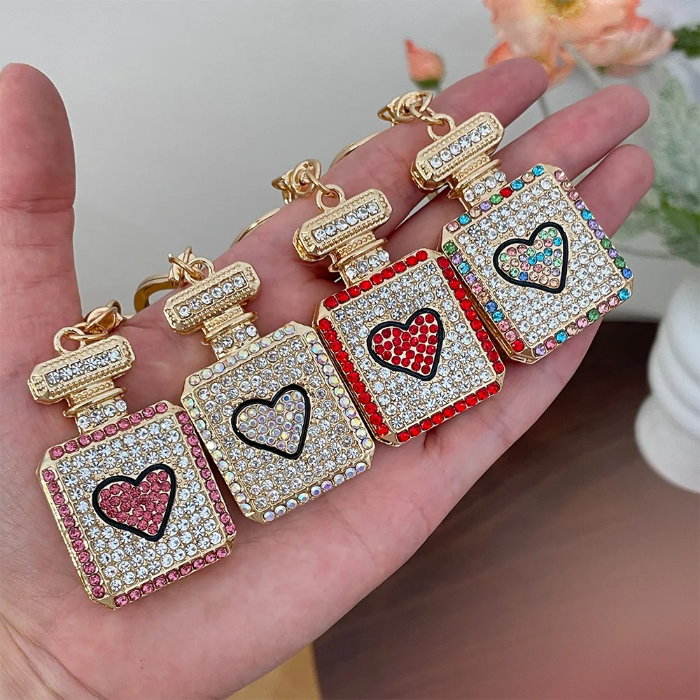 New Popular Design Trendy Cute Zinc Alloy Heart Perfume Bottle Car Keychain Full Diamond Personality Women's Bag Pendant Keyring