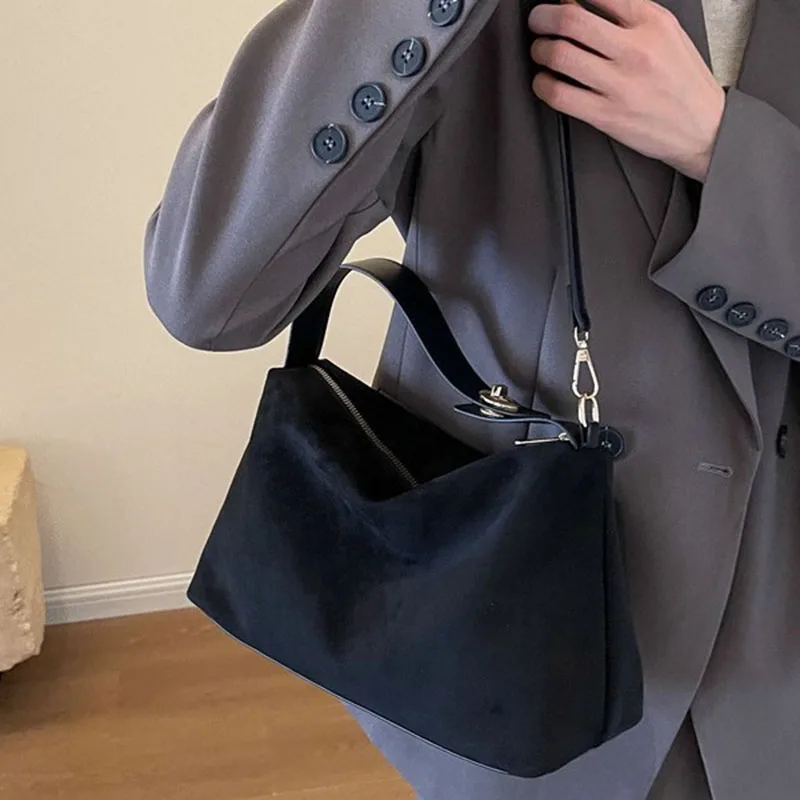 Bolsa retrô avançada para mulheres, bolsa de ombro único texturizada de inverno com grande capacidade, bolsa tote de viagem