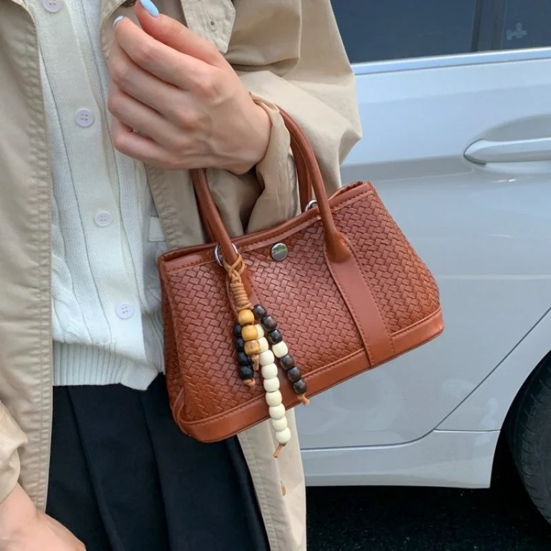 

Ladies Tote Bag Made Of Lotus-Patterned Leather Boasting High-End Paris Commuter Daily Style​