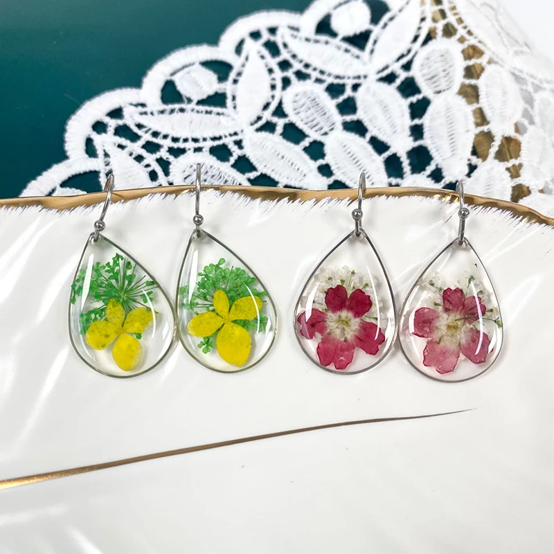 Transparent Natural Dried Flower Petal Resin Earring Blossom Hibiscus Daisy Petal Drop Dangle Earrings for Women Girls