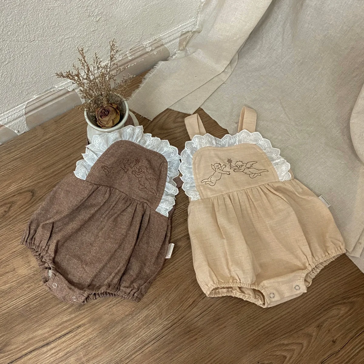

2026 Summer New Baby Girl Sleeveless Sling Bodysuit Cotton Infant Girl Sweet Embroidery Lace Jumpsuit Toddler Clothes 0-24M