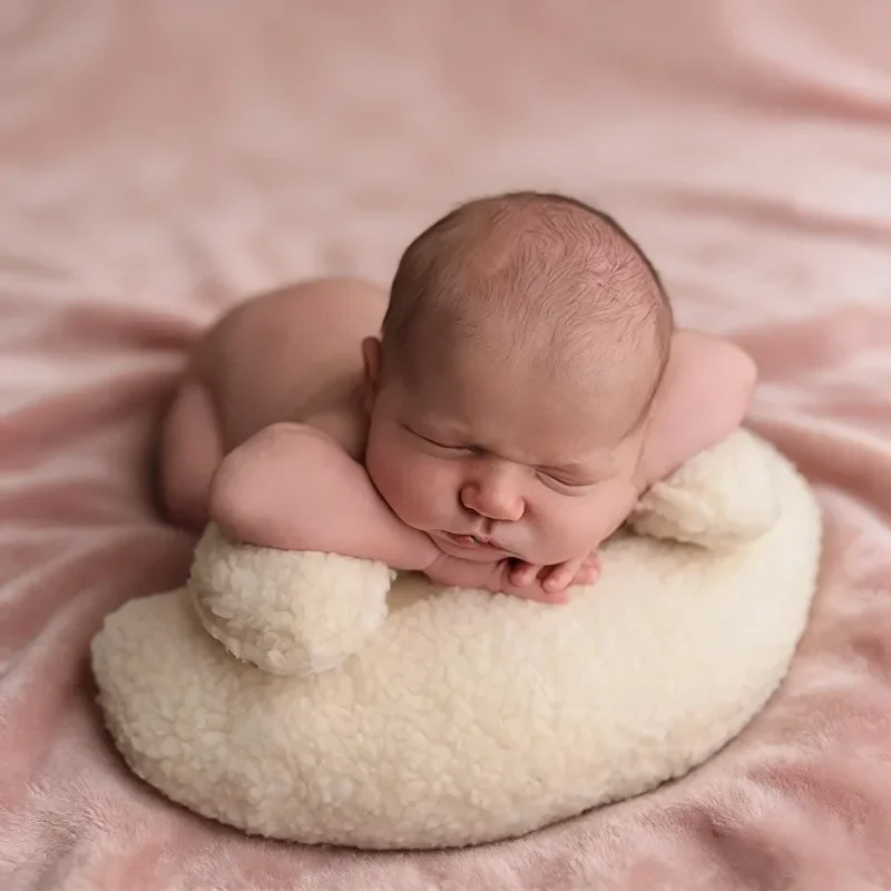 Crescent Shape Plush Pillow Cushion Filler Newborn Shooting Prop For Baby Bed Basket Infant Photography Assisted Modeling Mat
