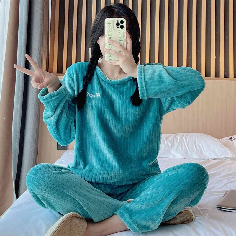 Autumn Winter Warm Flannel Pajamas for Women Students Cute Plus Velvet Thicken Loose Sleepwear Set  Coral Velvet Home Clothes