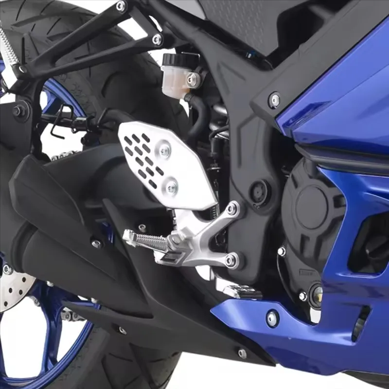 ‌Motorcycle Front Footpegs Pedals For Yamaha YZF R25 R3 MT03 MT09 MT10 FZ07 FJ09 FZ6 XJ6 XJR1200 FJR1300 XSR700 FZS600 TDM900