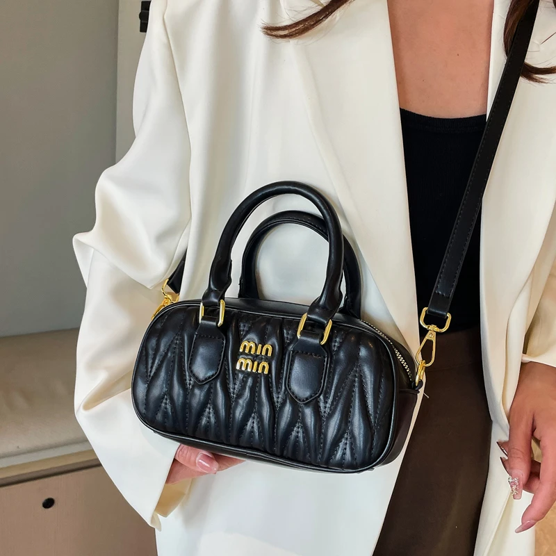 

Stylish Women's Leather Crossbody Bag By Famous Designer Popular Classic Elegant Luxury Brand For Ladies Fashionable Carry