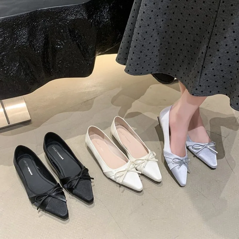 

Women Flats 2025 New Bow Tie Flat Shoes for Women Ballerinas Pointed Toe Slip on Flat Lazy Loers Casual Comfort Sneakers Women