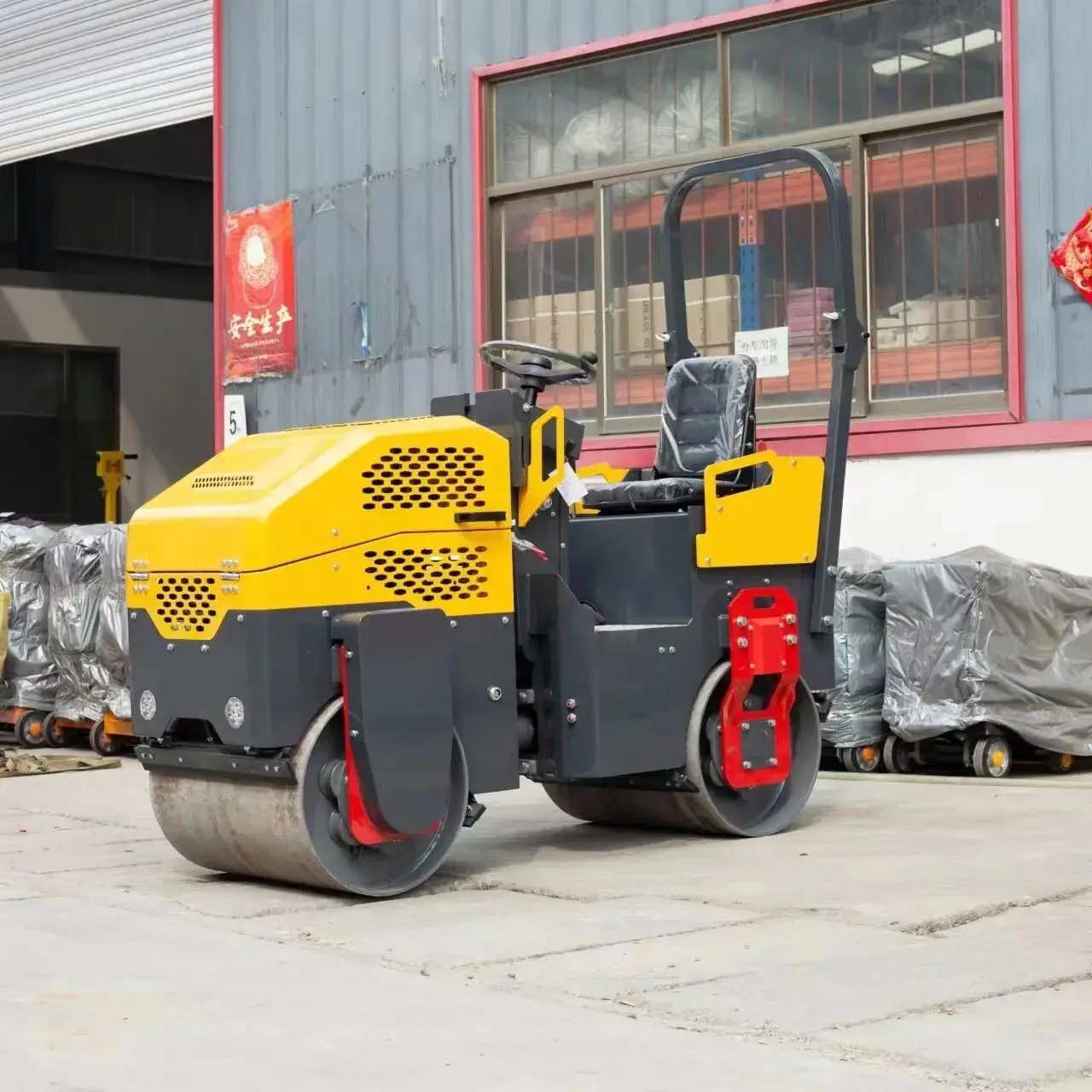 USA Shipping EPA Petrol Engine Mini Road Roller Machine Asphalt Vibratory Roller Ride On Compactor for Road Paving