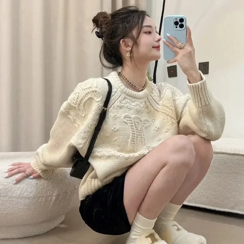 Autumn/winter 3D Knitted Sweater Top High-end Feel Age-reducing Loose-fit Pullover Design Sensibility Sweater Jacket For Women