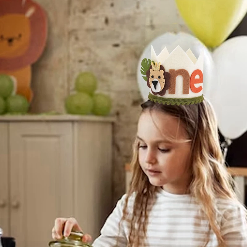 1-jarige kinderen avocado groene leeuw verjaardagskroon eerste babyfeest witte non-woven safari