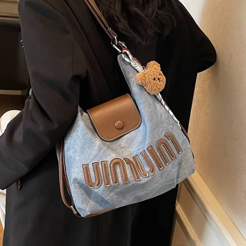 

Women Shoulder Bag Simple Design Crossbody Bag For Daily Use Commuting Work Or Travel Retro