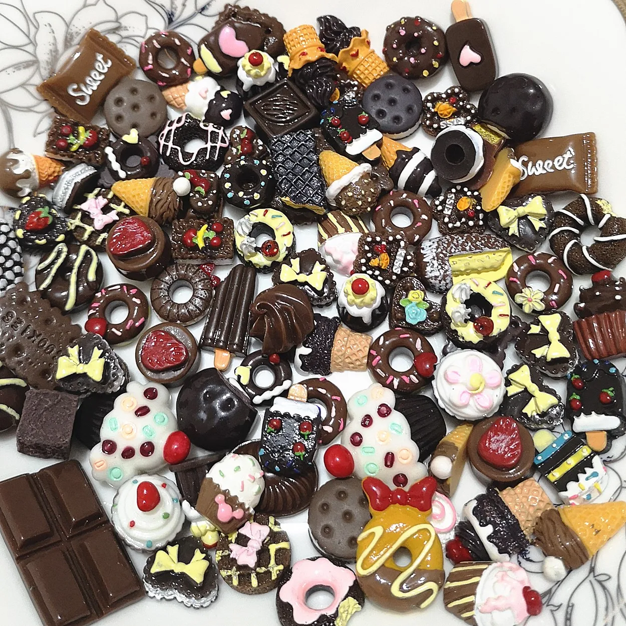 10 Stück Keks Donuts Süßigkeiten Kuchen Harz mit flacher Rückseite Charms Cabochons Mini Figur Puppenhaus Miniatur Handwerk Haarschmuck Mädchen – Detail 5
