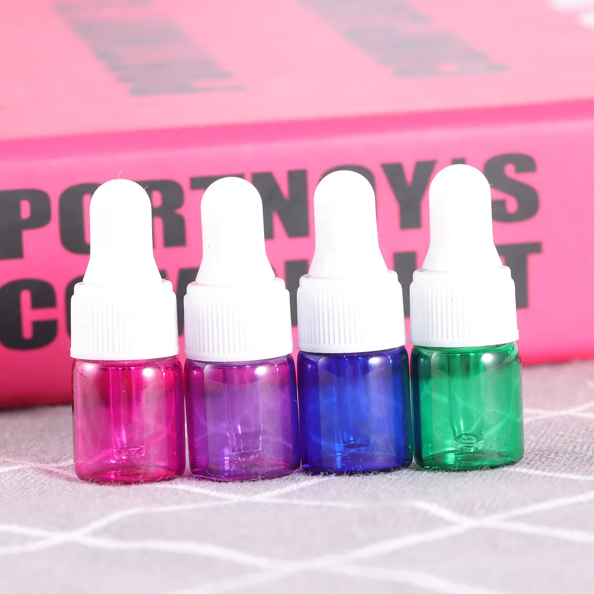 

15Pcs 2ml Essential Oil Samples Bottles Empty Glass Dropper Vials Portable Travel DIY Storage Empty Glass Bottle