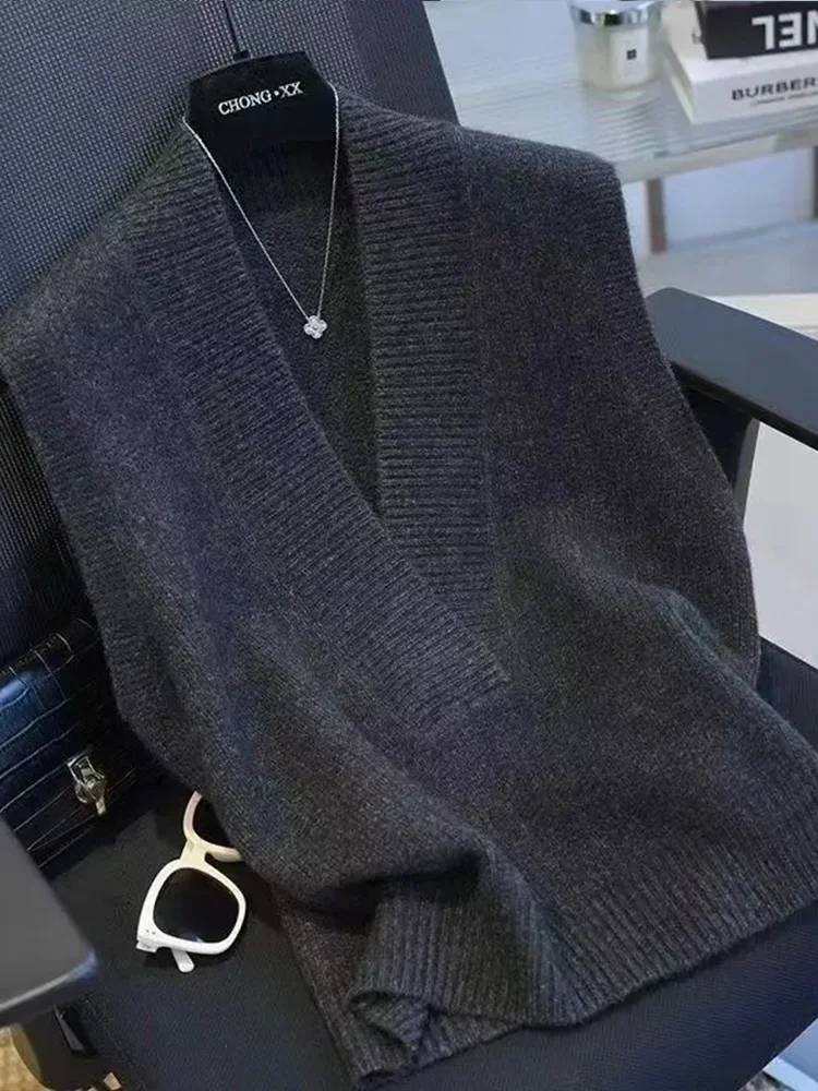 Elegant Grey V-Neck Knitted Vest Women's Fashionable Sleeveless Top Soft Cozy Inner Wear Sweater Vest Versatile Autumn Spring