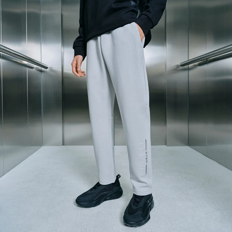 Xtep Gebreide Broek Voor Heren 2024 Lente Uitgebreide Training Heren Joggingbroek Streetstyle Comfortabele Broek 876129630031