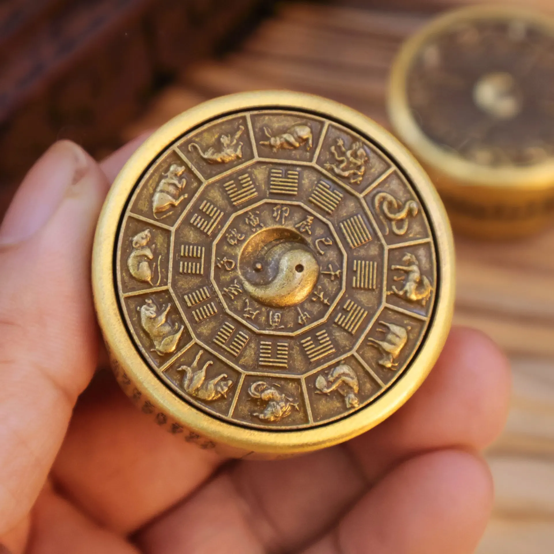 ของเล่นหมุนโลหะรูปพระพุทธรูป สำหรับผู้ใหญ่ บรรเทาความวิตกกังวล คลายเครียด ของเล่นหมุนปลายนิ้ว ของเล่นตั้งโต๊ะ พกพาสะดวก ของขวัญเพื่อการผ่อนคลายสำหรับผู้ชาย