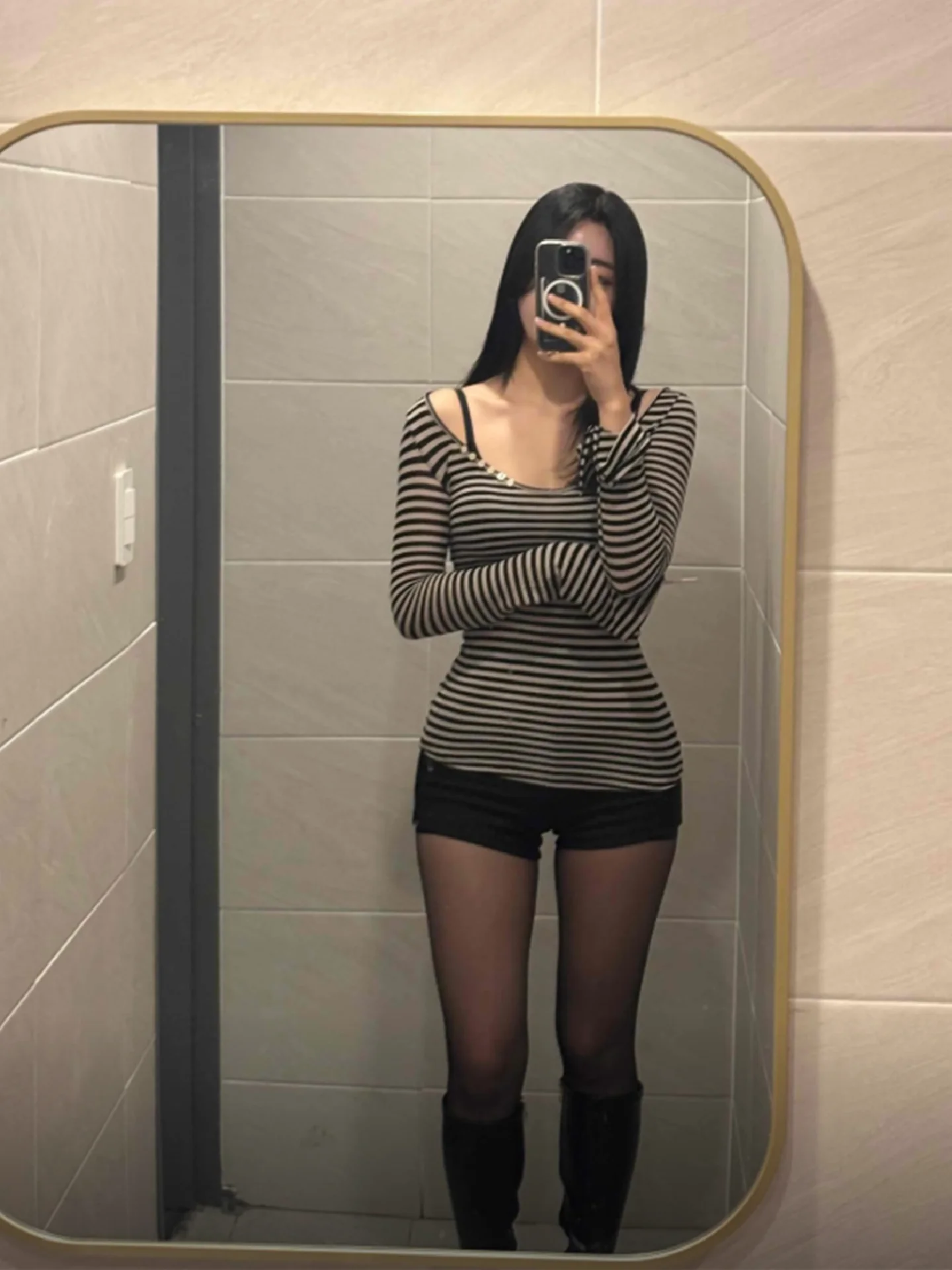 Dulzura الخريف موضة أنيقة U الرقبة طويلة الأكمام سليم صالح تي شيرت مخطط المرأة عادية تنوعا نادي الحفلات الشارع Y2K الزي