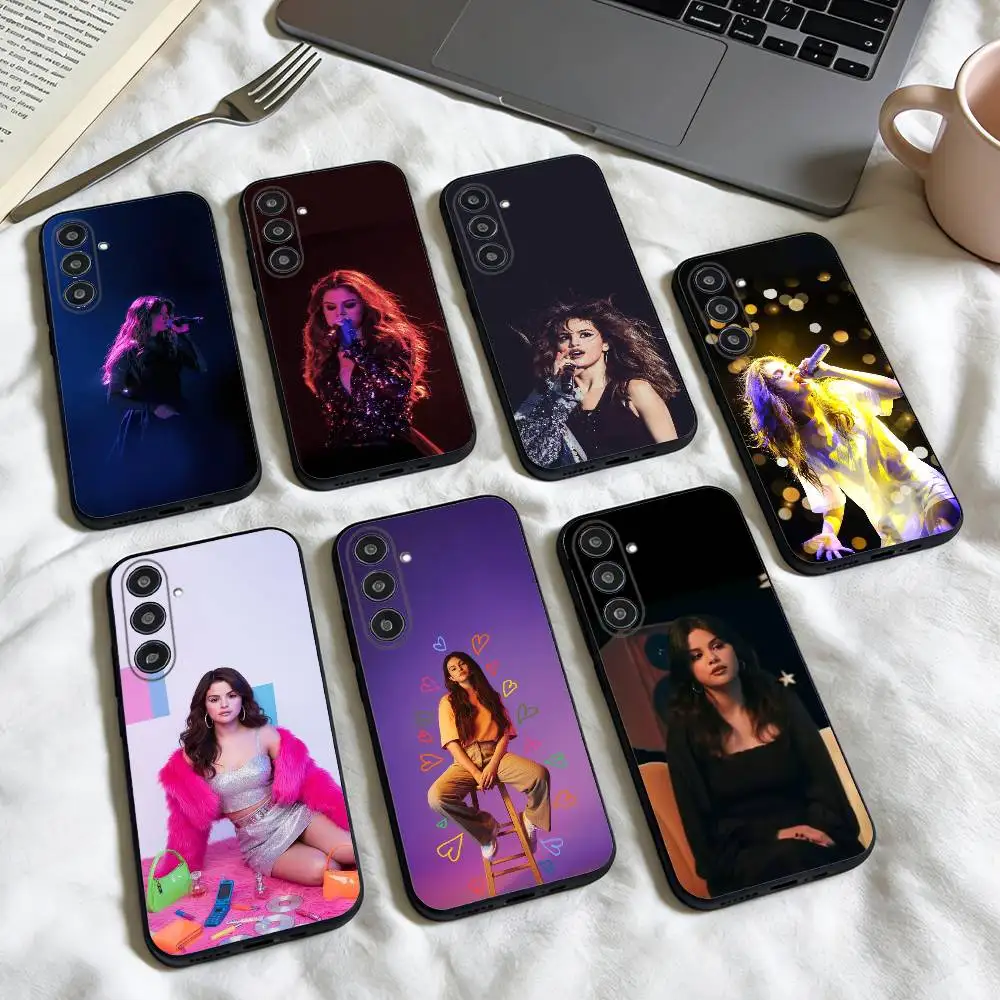 Singer Selena Gomez… - image