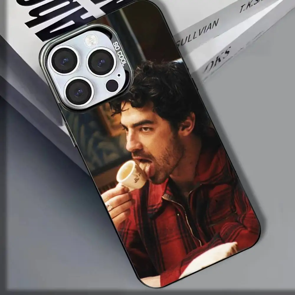 حافظة هاتف Singer J-Joe J-Jona لهاتف iPhone 16,15,14,13,12,11,8,7,Pro,Max,Plus,Mini,XS,SE غطاء غير لامع مقاوم للصدمات