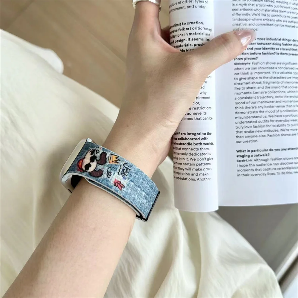 Tie Dye Denim Cartoon Band para Apple Watch, Dog, Cat, Ultra Soft Strap para iWatch, Bonito, 9, 8, 7, 6, 5, 4, 3, 2, SE, 41 milímetros, 49 milímetros, 45 milímetros, 44 milímetros, 42 milímetros, 40 milímetros, 38 milímetros