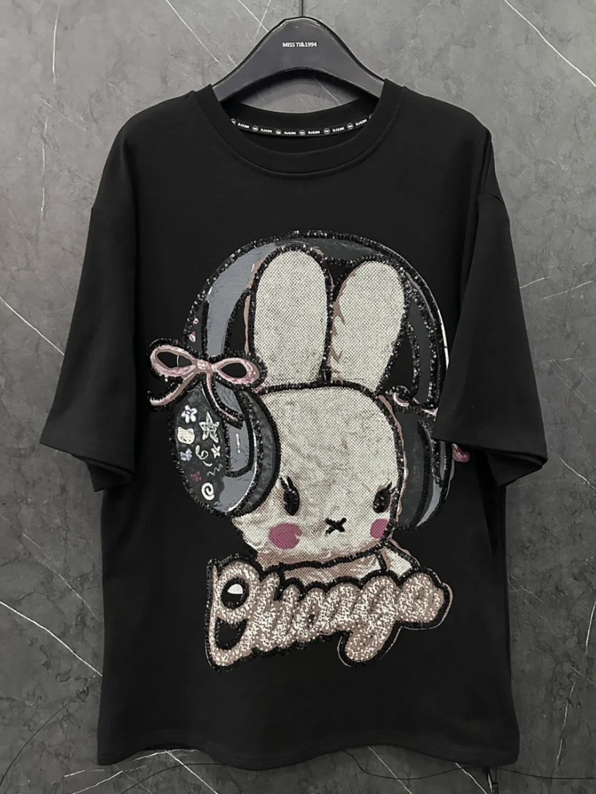 2025 New Heavy Industry Earphones Rabbit Short-sleeved T-shirt White Loose Sweet Versatile Bottoming Shirt Top Women Clothing