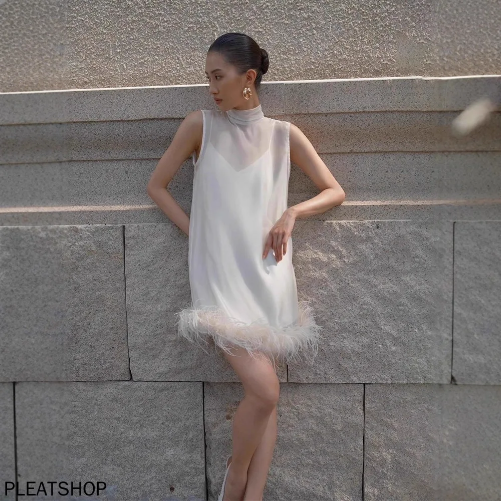 

Early Autumn Fashion Niche Design Solid Color Round Neck Feather Patchwork High-end Short Dress for Women