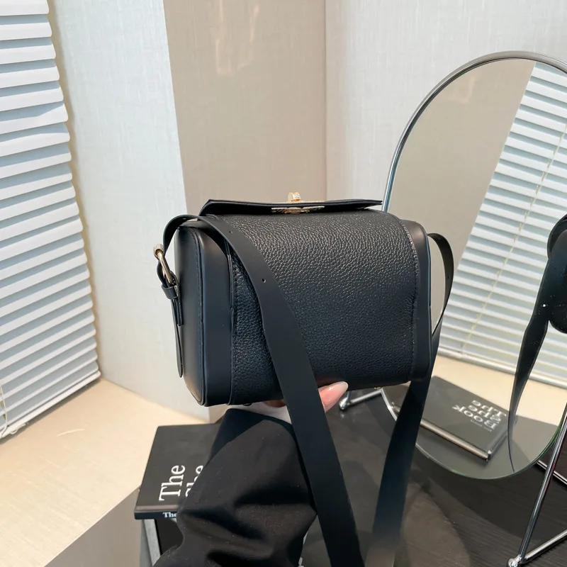 

​​2025 Summer Retro Handheld Bag for Women Niche Shoulder Crossbody Purse Vintage Commuter Bag with Unique Style