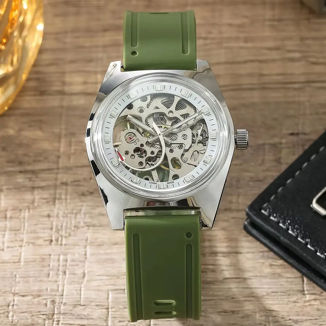 

Men’s Hand-Wind Mechanical Watch 7120 Waterproof Bauhaus Design Watch for Men Wholesale