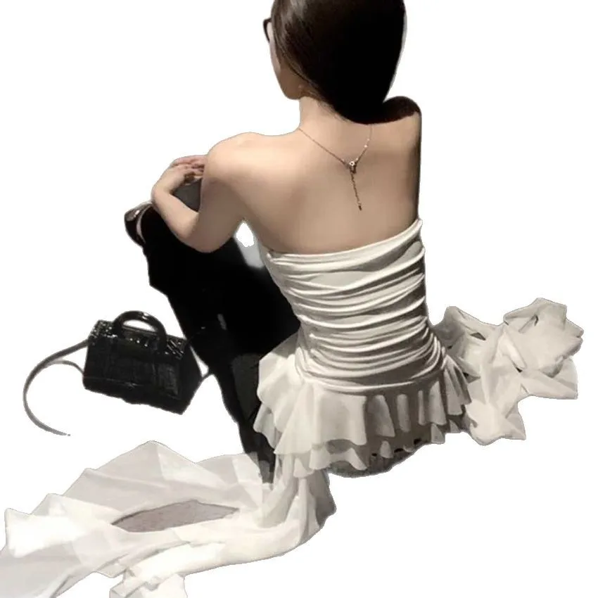 Gilet senza spalline con atmosfera arricciata irregolare per donna Top avvolto in nastro di nicchia