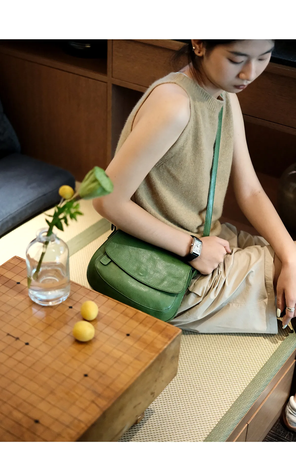 Vintage Designer Handgefertigte Grüne Umhängetasche aus Pflanzlich Gegerbtem Rindsleder für Damen, Luxuriöse Echte Leder-Schultertasche für Outdoor-Reisen – Detail 9