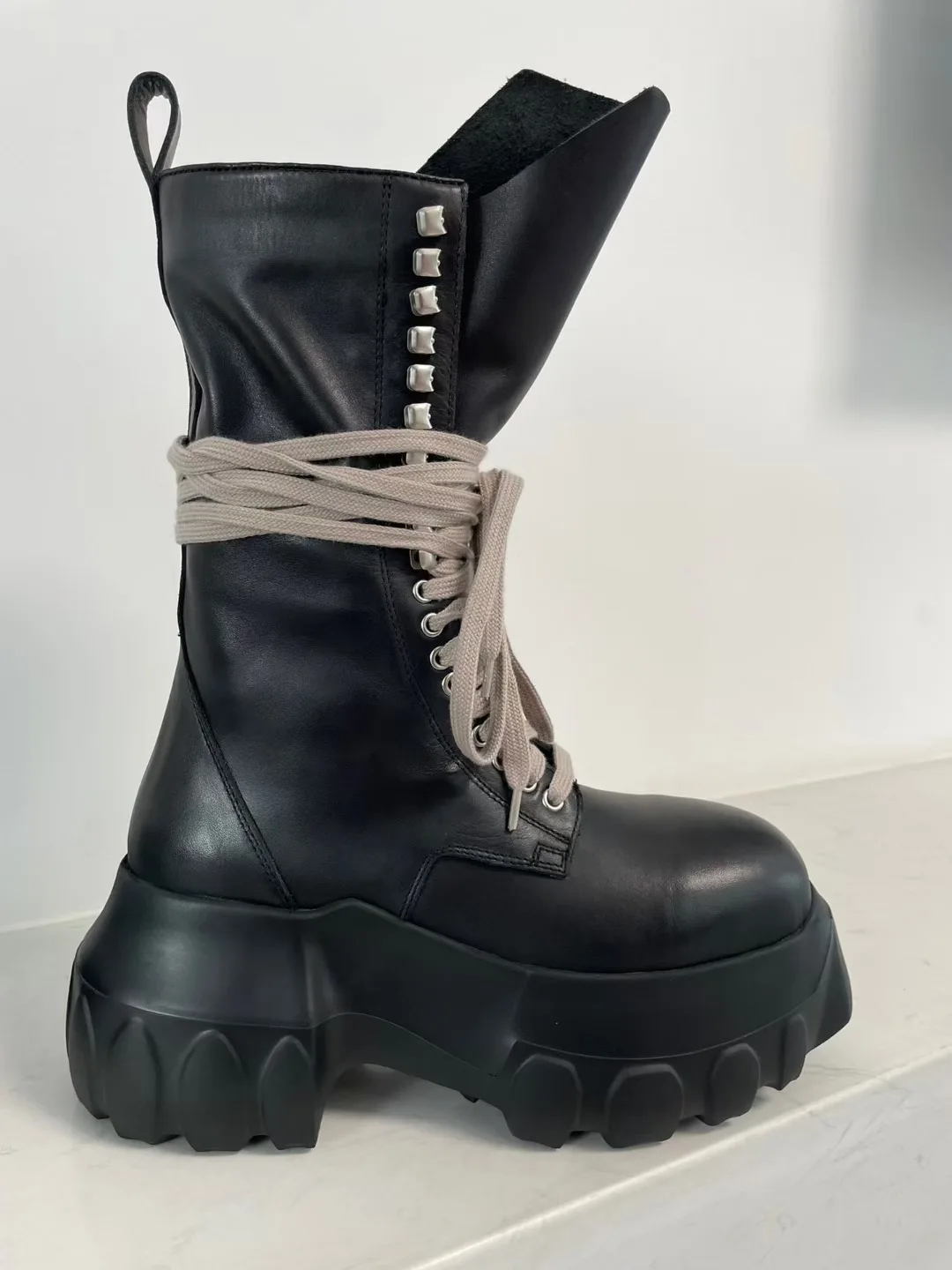 High Quality 10cm Thick Soled Cowhide  Lace up Motorcycle Knight Bogun Boots Men's Biker Boots for Casual Wear
