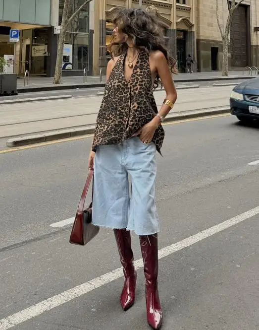 

Summer New Leopard Print V-Neck Hanging Neck Sleeveless Spicy Girl Vest 2025 Fashionable Women's Top