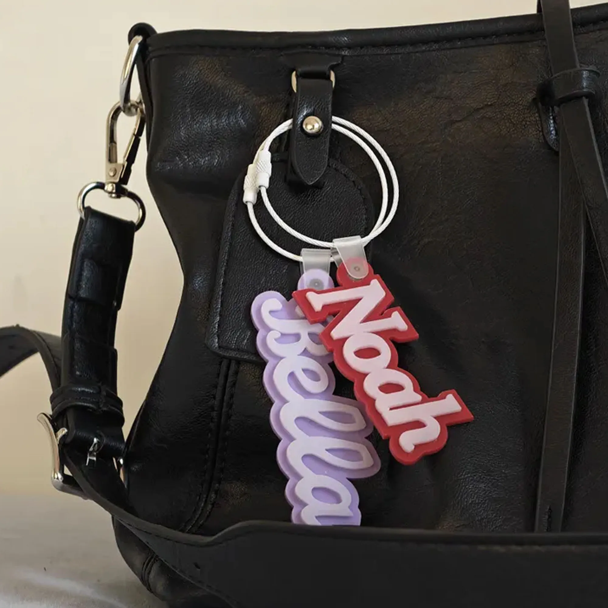 Personalisierter zweifarbiger Schlüsselanhänger | Funky Bubble Style Acryl-Rucksackanhänger, Schulranzenanhänger, personalisierter Namensanhänger, Schlüsselanhänger, Gepäckanhänger – Detail 4