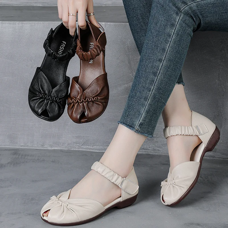 New Peep Toe Wrinkles Sandals Womens Genuine Leather Flats V Neck Shoes Elderly Woman Elastic Roman Sandals Mom Summer Shoes