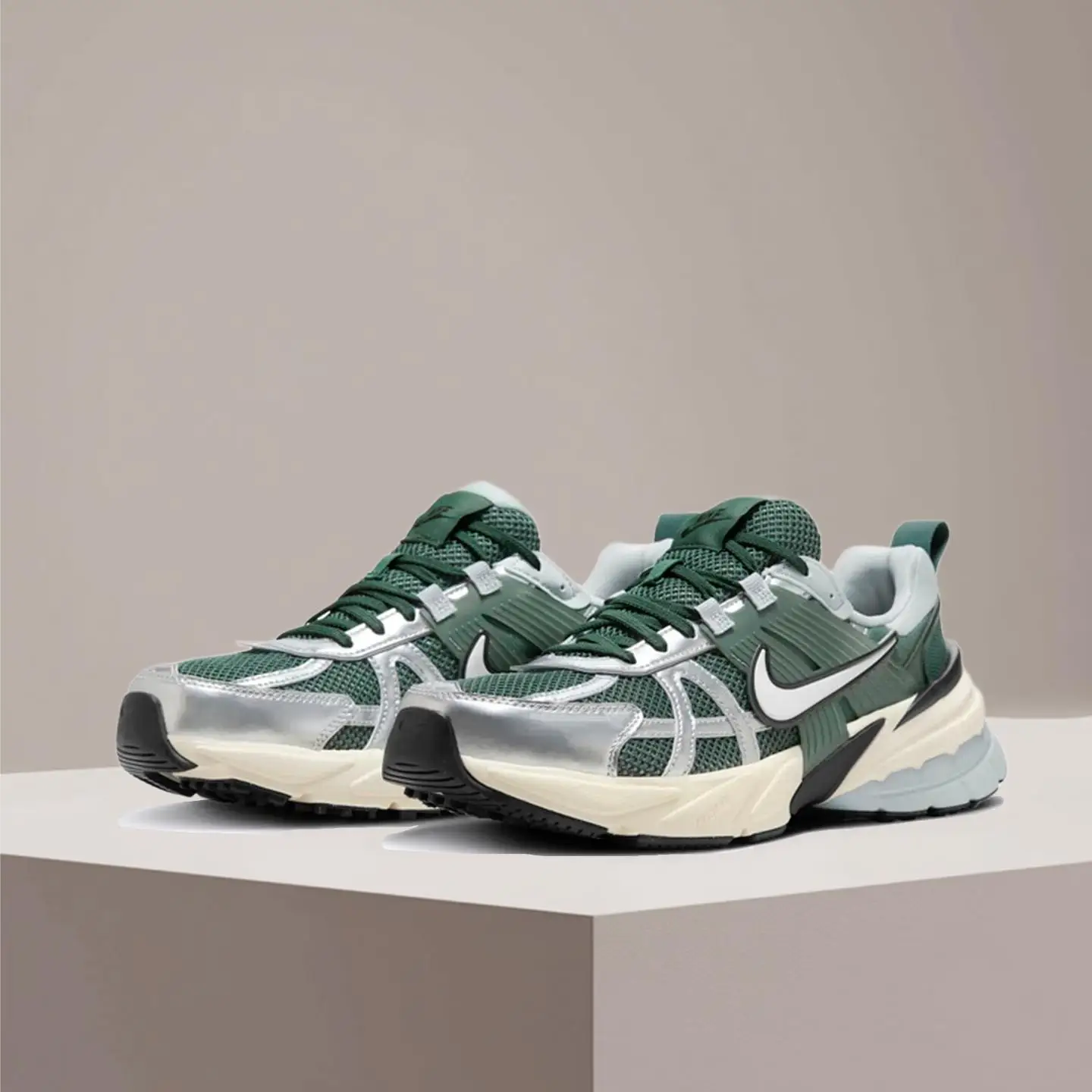 

Nike V2K Run Retro Running Shoes Comfortable cushioning and durable construction Unisex everyday casual style HJ4497-300